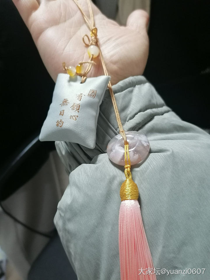 香囊包挂，里面放香丸，过年送人可喜庆了_挂饰
