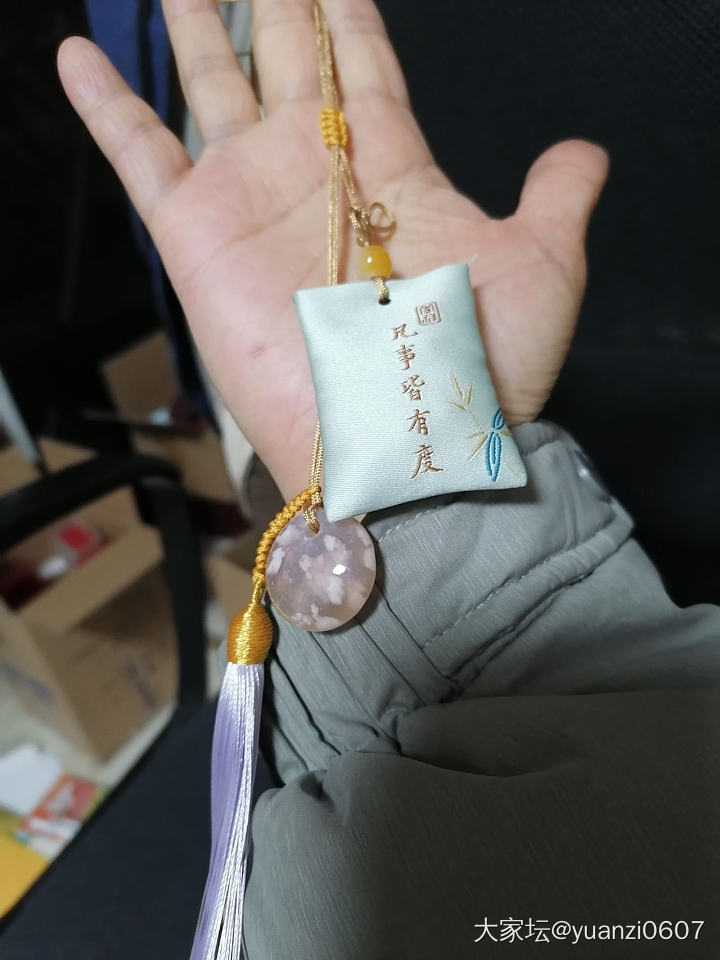 香囊包挂，里面放香丸，过年送人可喜庆了_挂饰