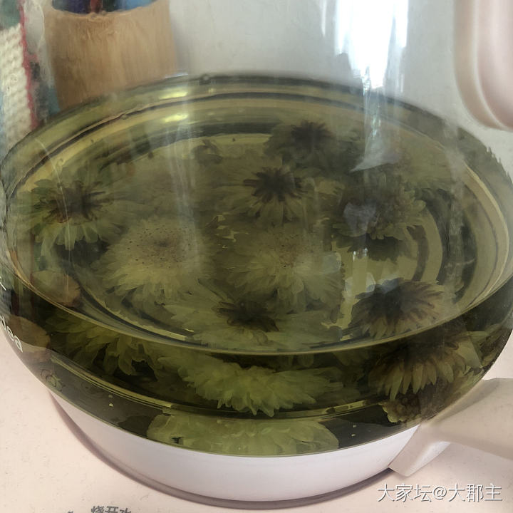 菊花茶变绿怎么回事？还能喝吗？_饮品