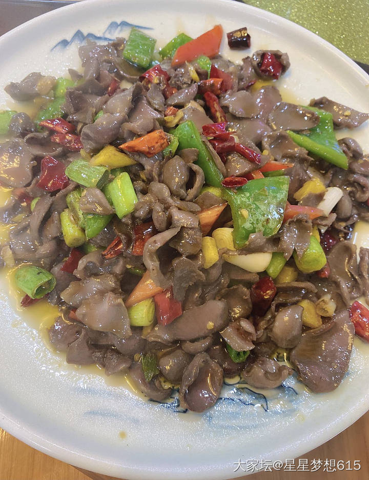 在外吃饭，爱吃肉少蔬菜，我不胖谁哎心塞！_美食