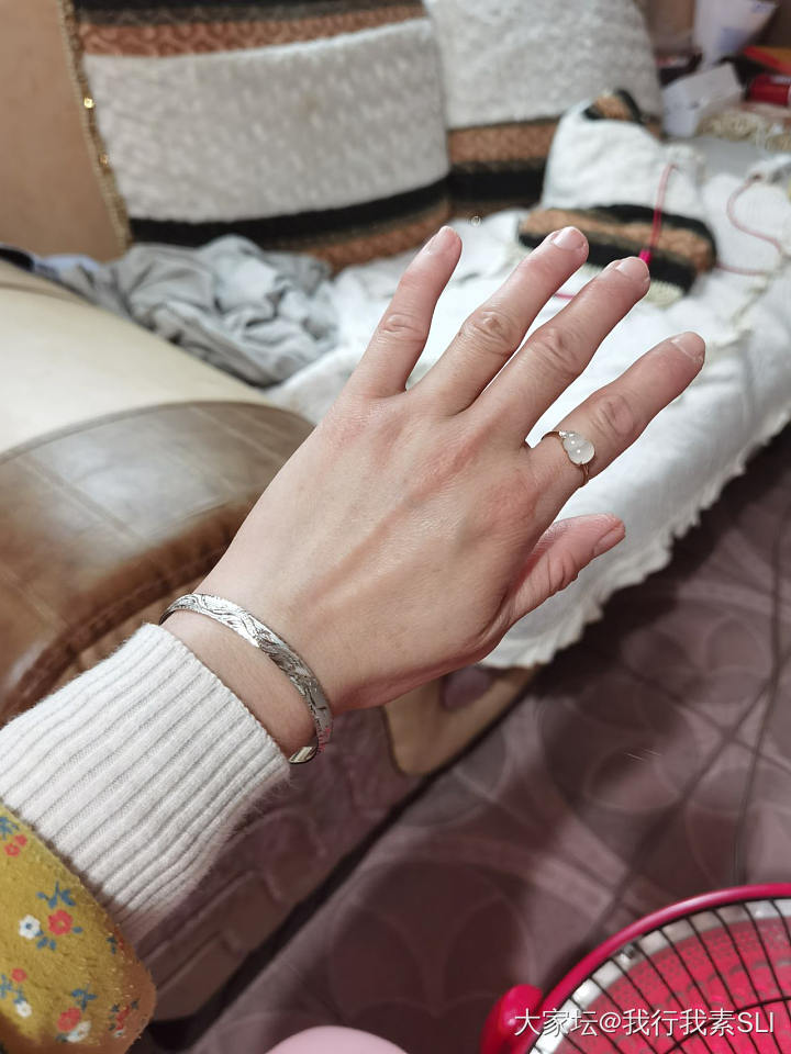 晒晒铂金实心手镯！