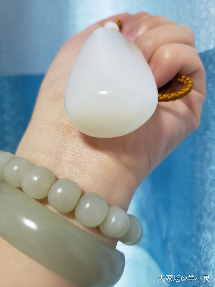 麻烦问一下，和田玉的脂粉好，到底是个什么意思？_挂件珠串手镯和田玉