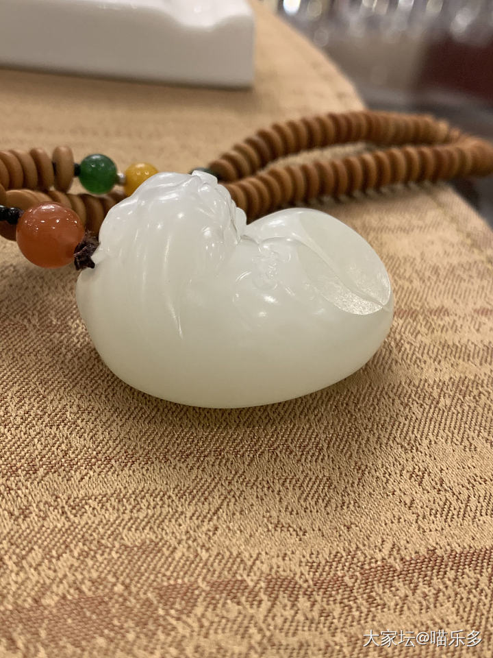 麻烦问一下，和田玉的脂粉好，到底是个什么意思？_挂件珠串手镯和田玉