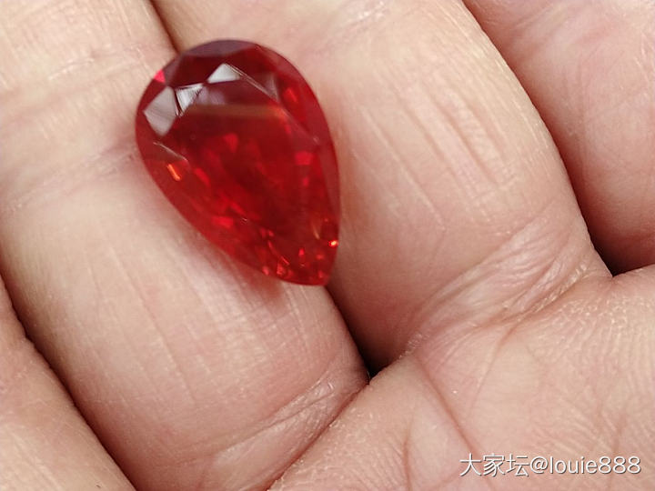 美国俄勒冈洒金红，通透全净，6.6卡拉，估算中国数十万高级收藏家没几个有这石哈_彩色宝石