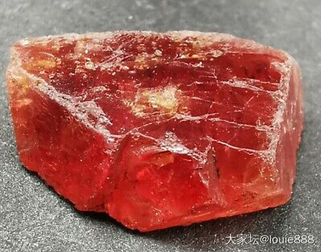 橙红色尖晶石_尖晶石