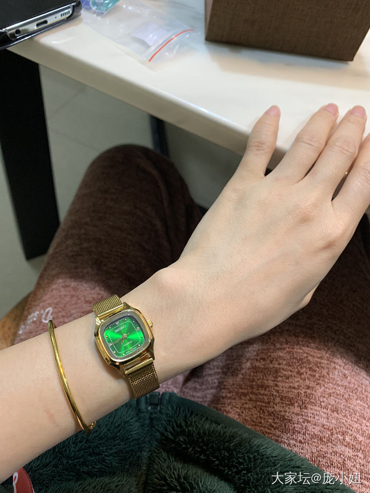 金灿灿的表子_手表
