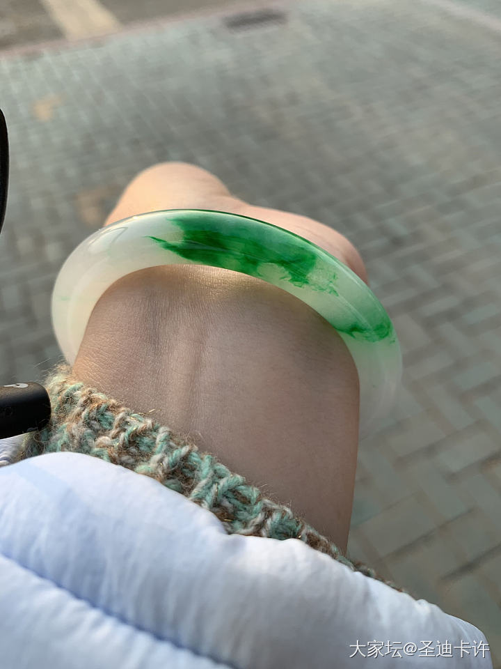 来来来 秀秀你的镯子最美和最丑的样子吧😁_手镯翡翠