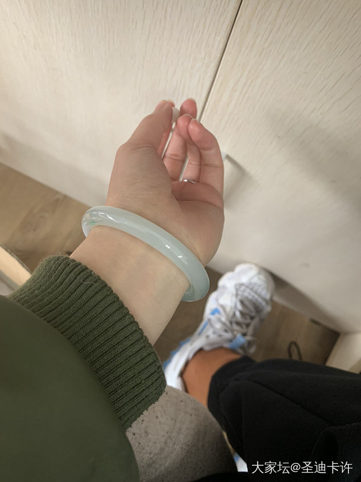 来来来 秀秀你的镯子最美和最丑的样子吧😁_手镯翡翠