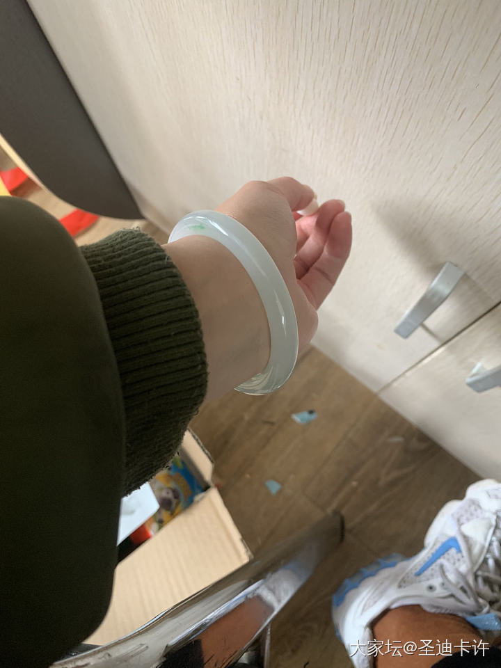 来来来 秀秀你的镯子最美和最丑的样子吧😁_手镯翡翠