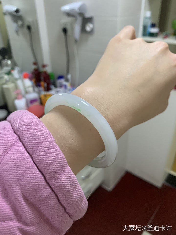 来来来 秀秀你的镯子最美和最丑的样子吧😁_手镯翡翠