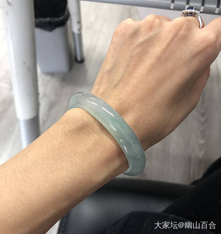 来来来 秀秀你的镯子最美和最丑的样子吧😁_手镯翡翠