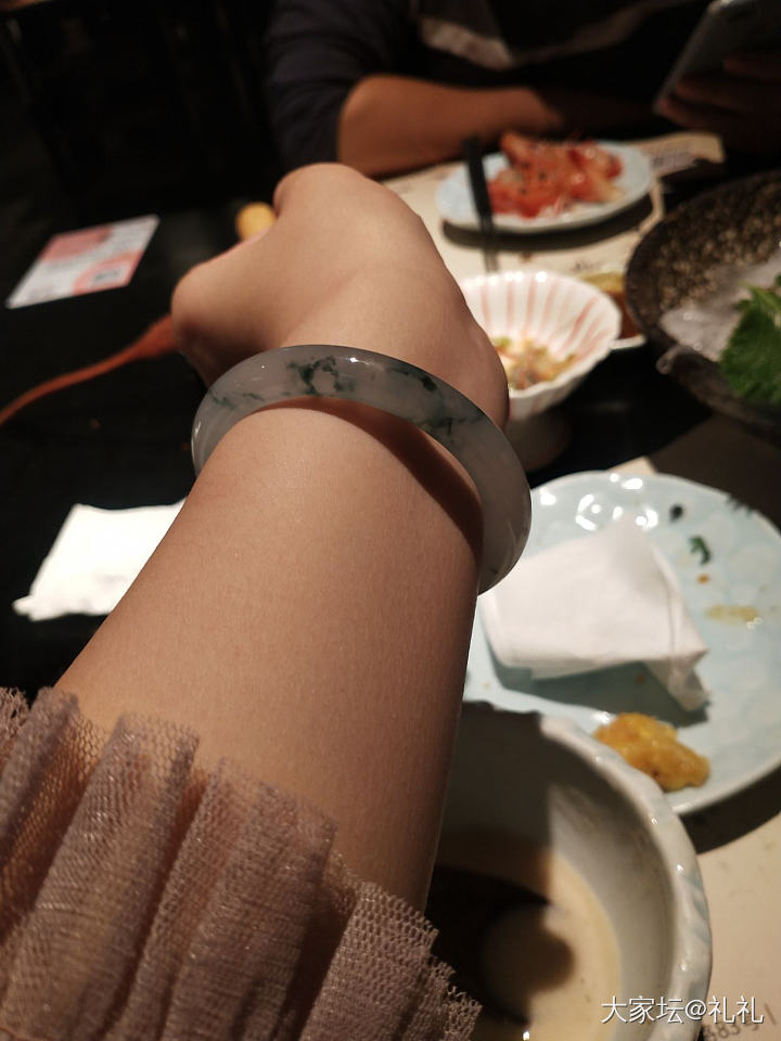 来来来 秀秀你的镯子最美和最丑的样子吧😁_手镯翡翠