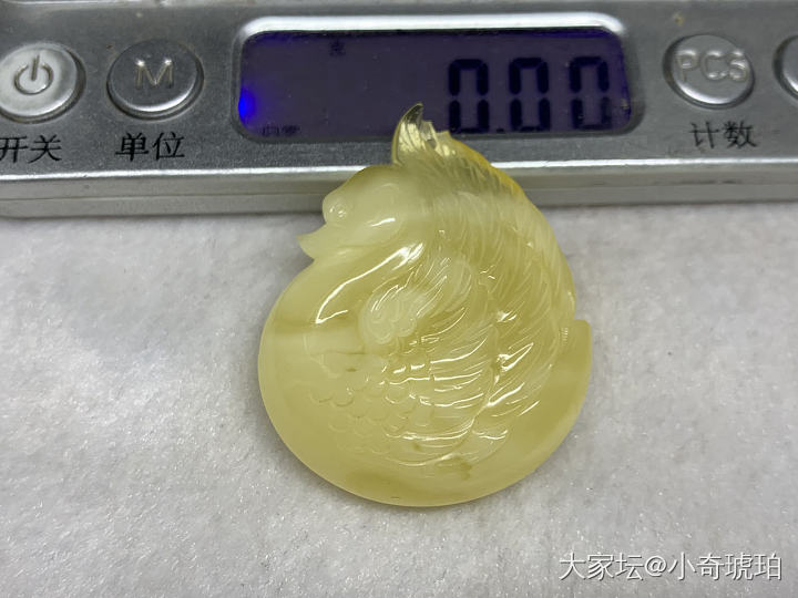 一只可爱的小天鹅🦢_琥珀蜜蜡