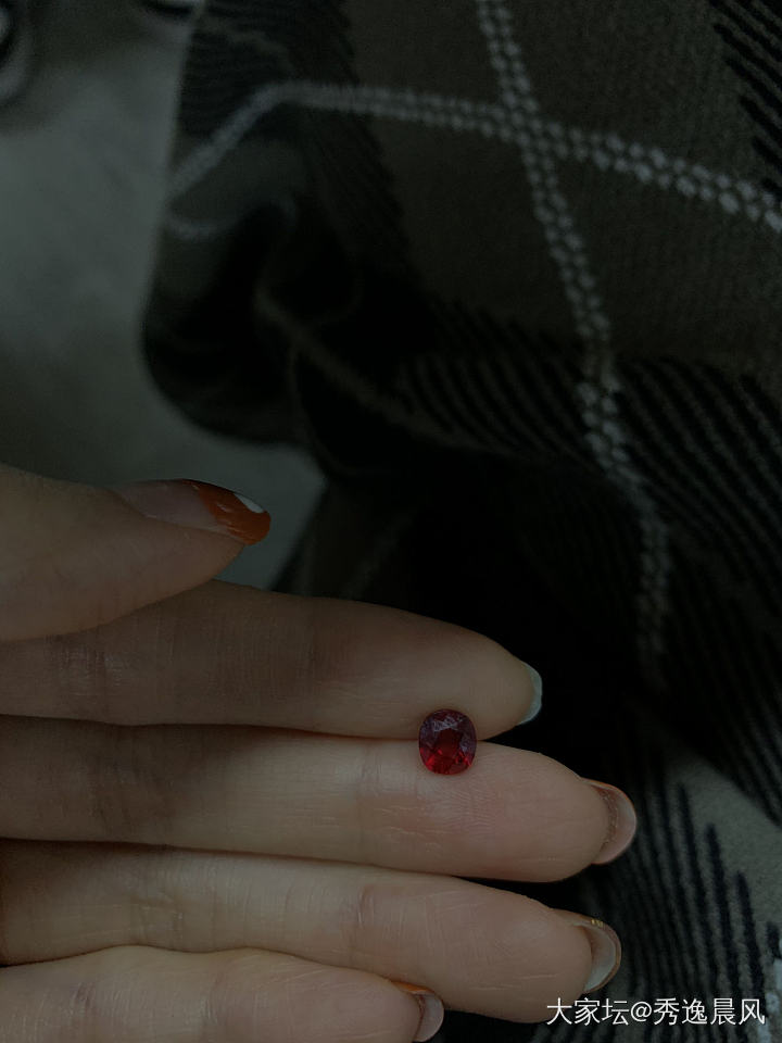 大家帮看看这个莫桑红宝留嘛_红宝石