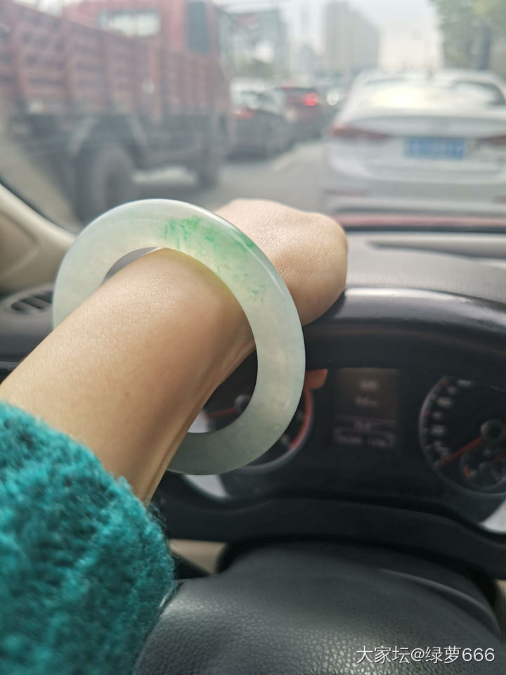 来来来 秀秀你的镯子最美和最丑的样子吧😁_手镯翡翠