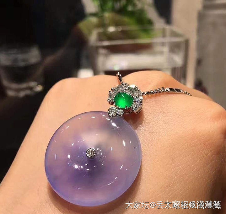 新入的扣子，纠结要不要留，求助