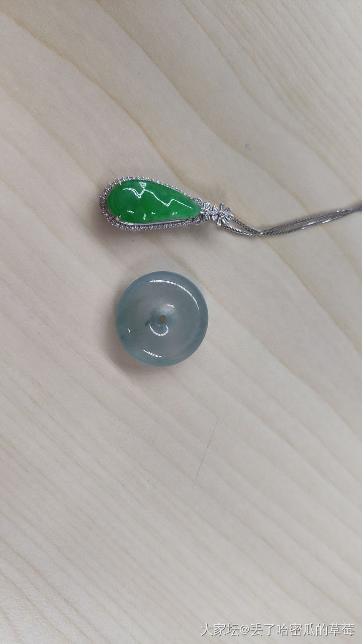 新入的扣子，纠结要不要留，求助