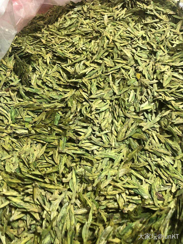 闲来品个绿茶🍵_茶叶饮品