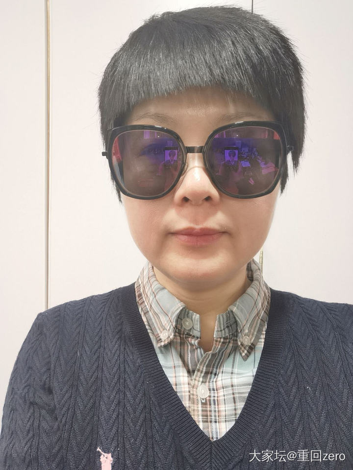 哪一副更适合？_穿搭