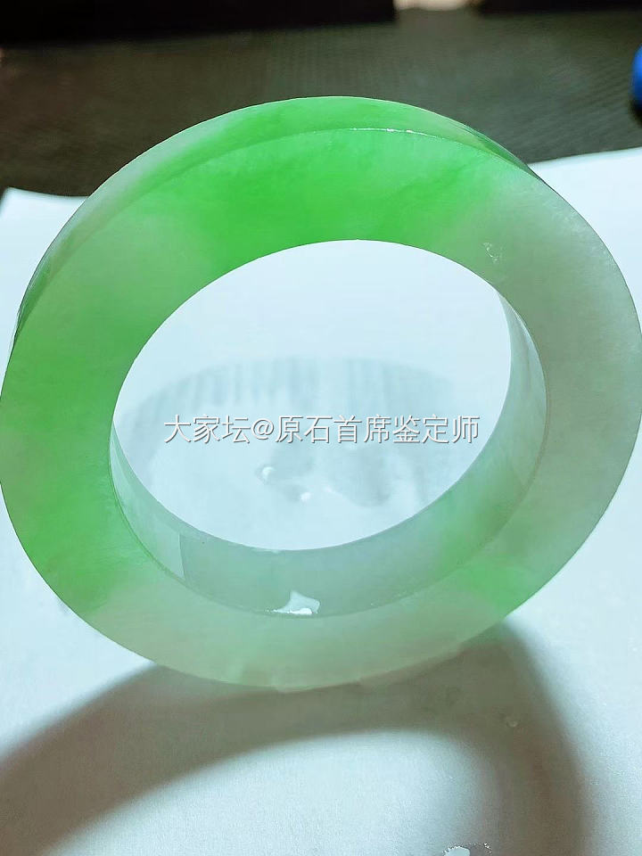 冰阳绿手镯胚_翡翠