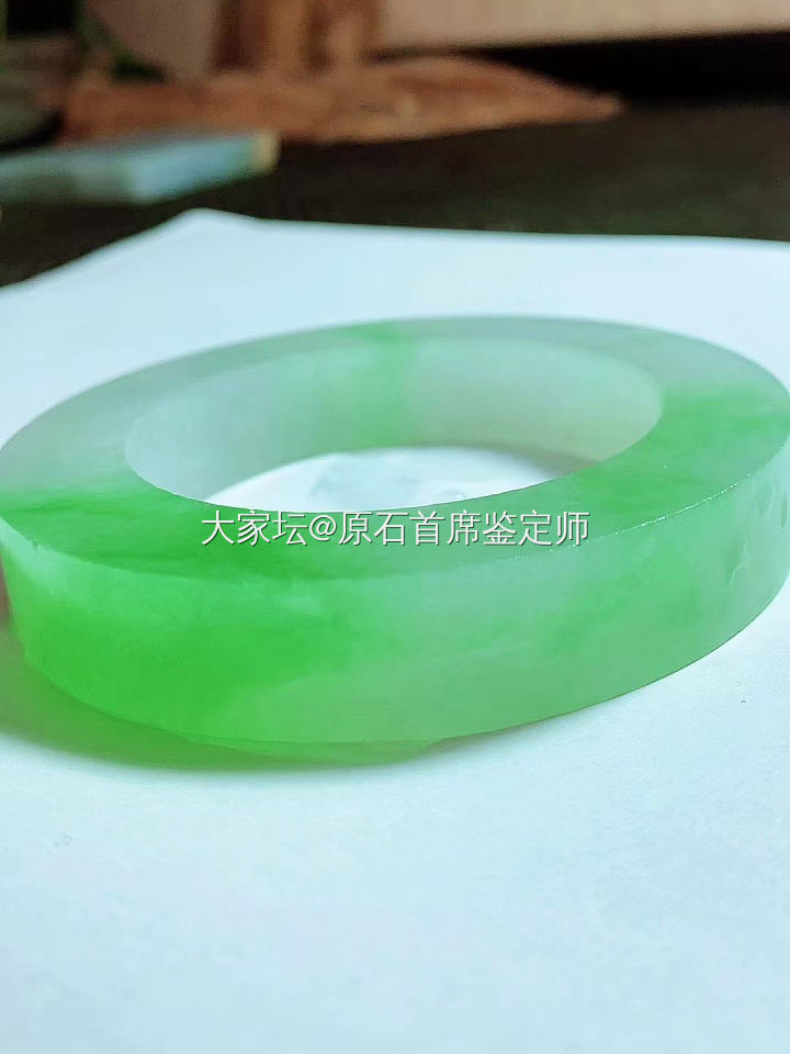 冰阳绿手镯胚_翡翠