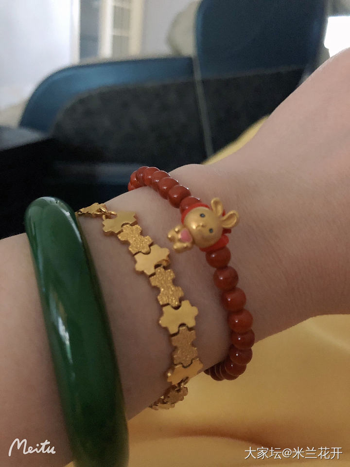 算算今天带了一个镯子，三条手链，2条项链，2个戒指，一对耳环＋1个耳钉_戒指手链项链手镯把玩件