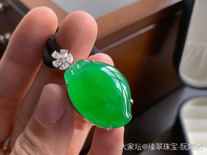 化繁为简，追求极致
简单而不失高级的视觉感