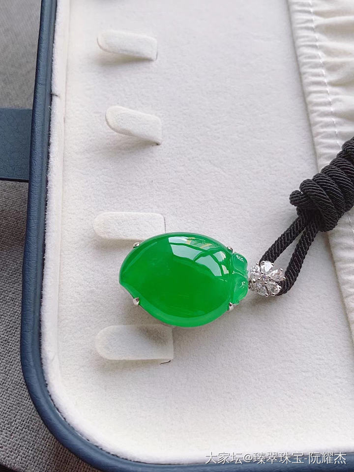 化繁为简，追求极致
简单而不失高级的视觉感