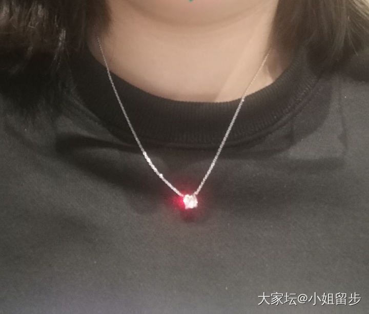 餐厅灯光衬托钻石很赞_钻石