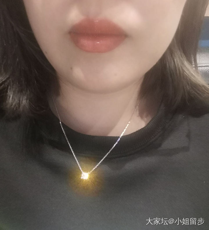 餐厅灯光衬托钻石很赞_钻石