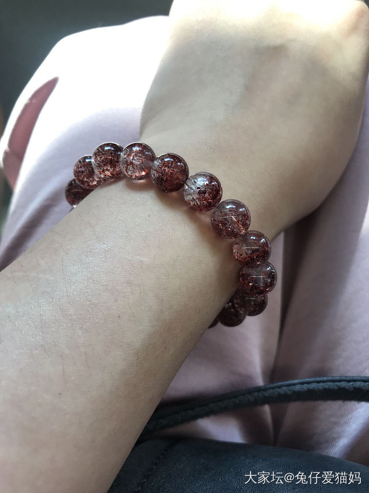 最近草莓晶比较火，所以我看到不少人再晒草莓晶，不管什么样的“草莓晶”，只要好看价..._水晶