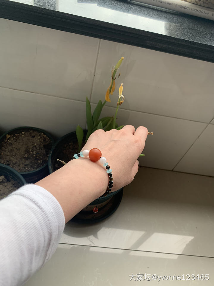 小百的南红珠子，就自己手工串吧😌