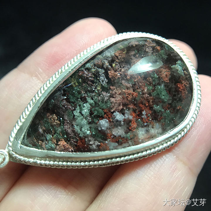 四季花园幽灵水晶
水晶比较大，五色幽灵水晶，有收藏癖，所以也会收一些稀罕的宝石，..._水晶