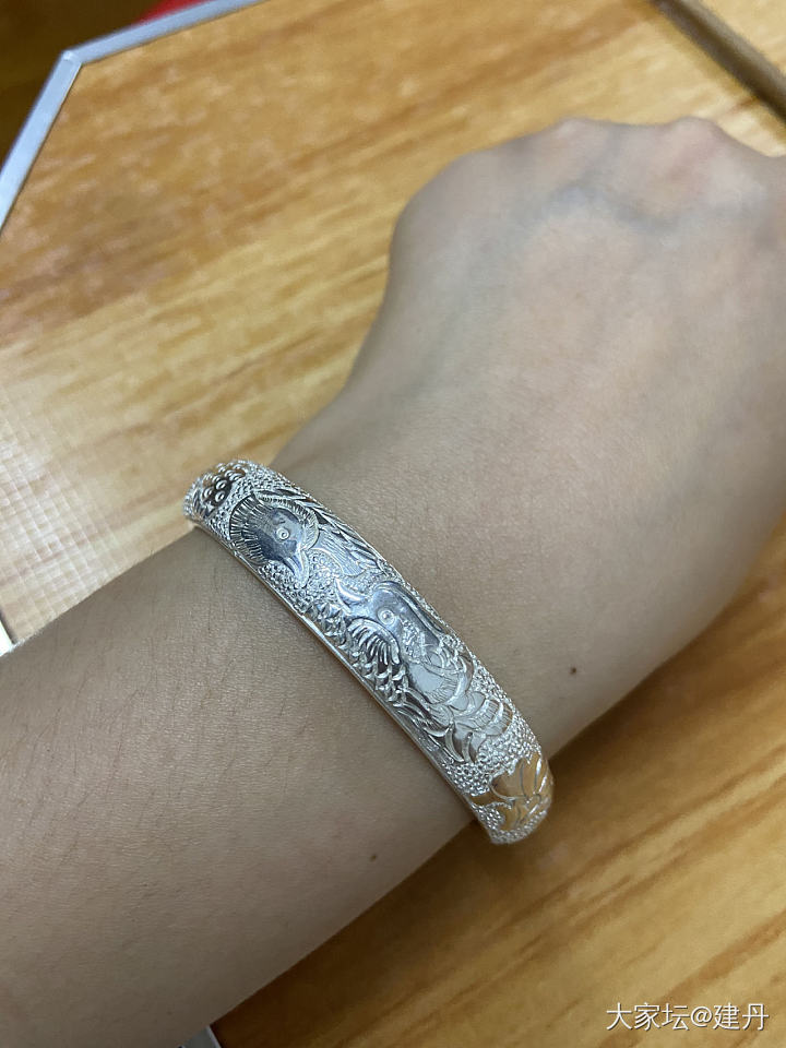 让我康康你今天的手_手镯和田玉翡翠银金