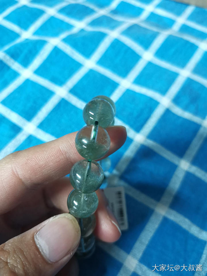 大佬们  帮忙看看是真品吗？