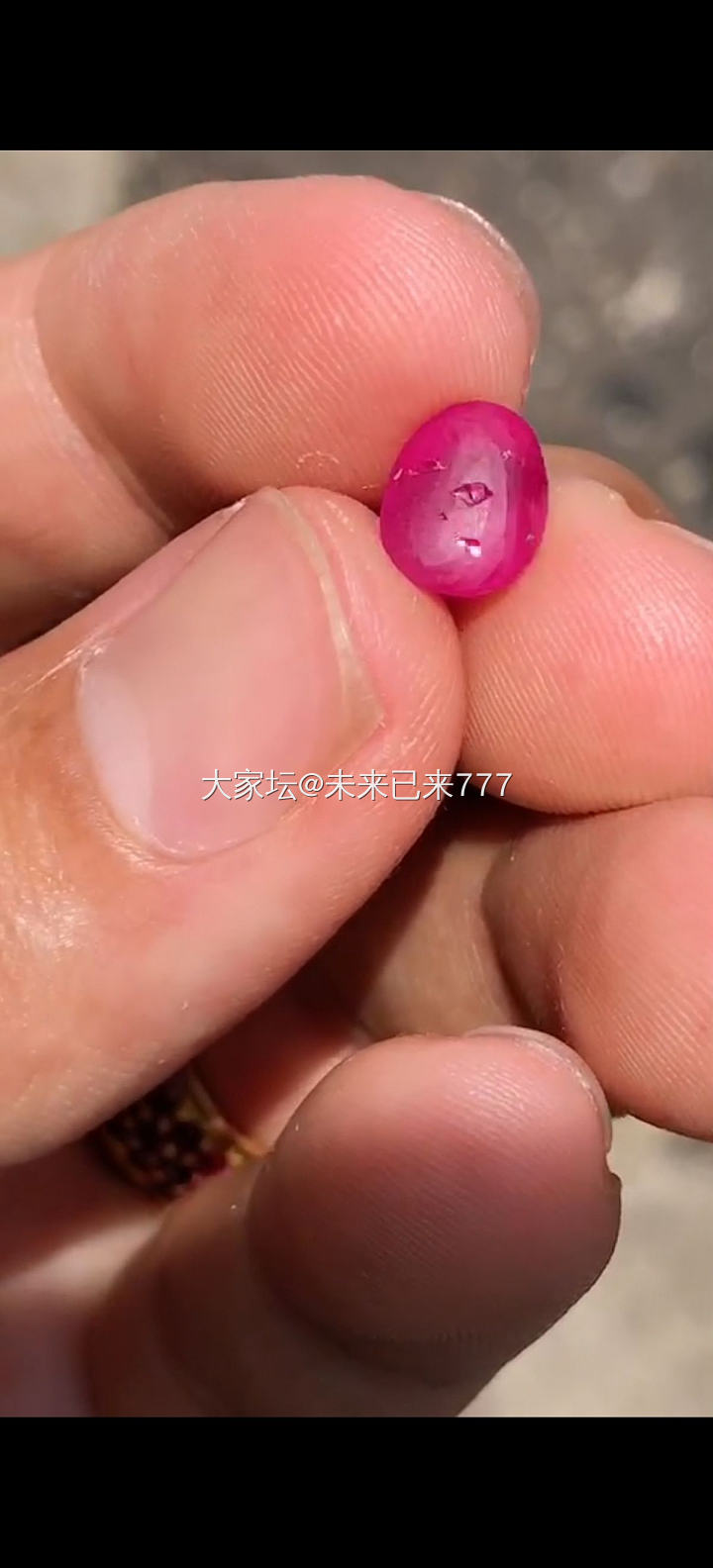 切割3克拉缅甸红宝的全过程_红宝石