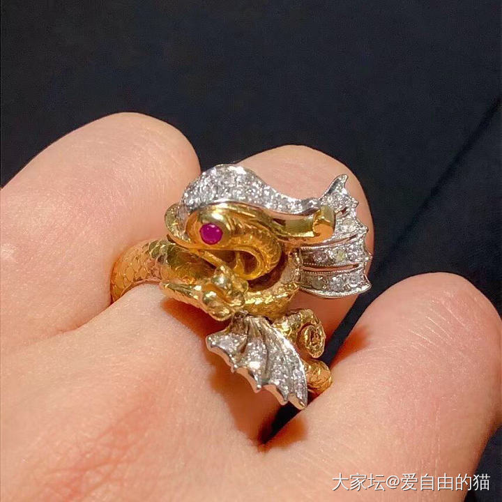 两件美丽的珠宝_珍珠红宝石金