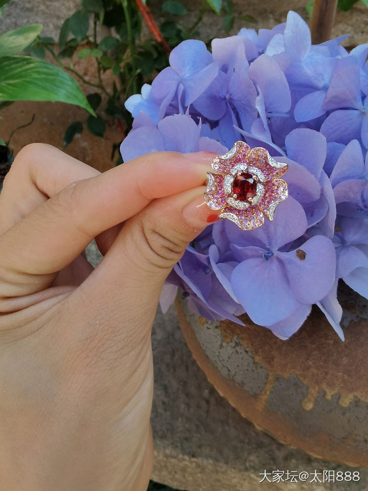 花朵红宝石戒指_戒指红宝石
