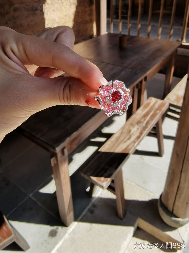 花朵红宝石戒指_戒指红宝石