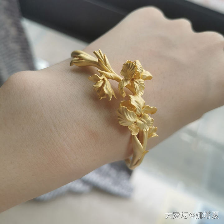 扁手戴镯子确实不太好看_金
