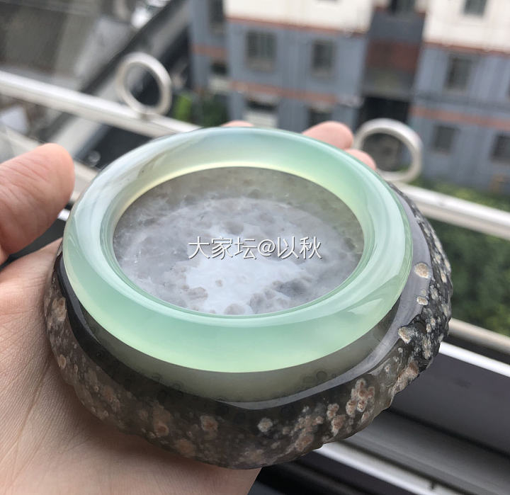 冰绿色玉髓手镯_玉髓