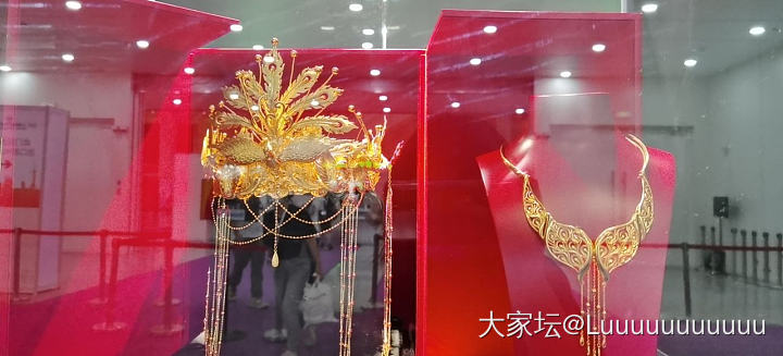 参观上海珠宝展_南红