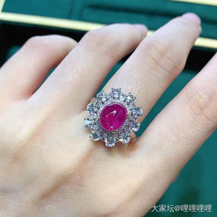 大家帮忙看看值不值得蛋面有烧红宝_彩色宝石