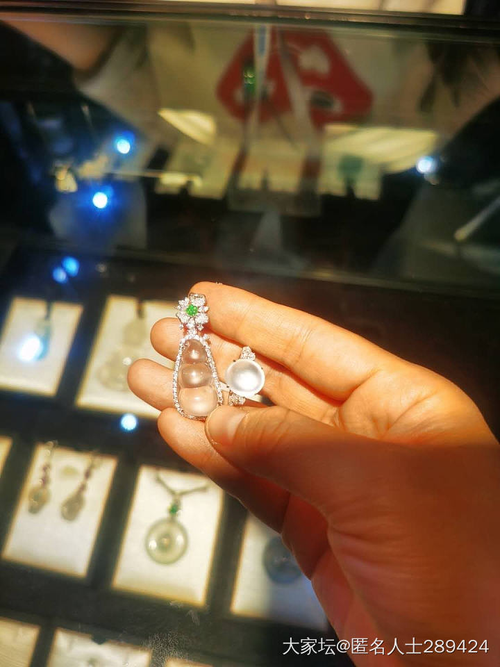 放光玻璃大蛋面，上海珠宝展_蛋面翡翠