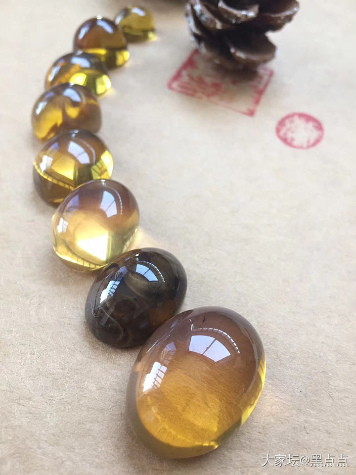 大佬们  这个颜色怎么界定？_琥珀琥珀蜜蜡