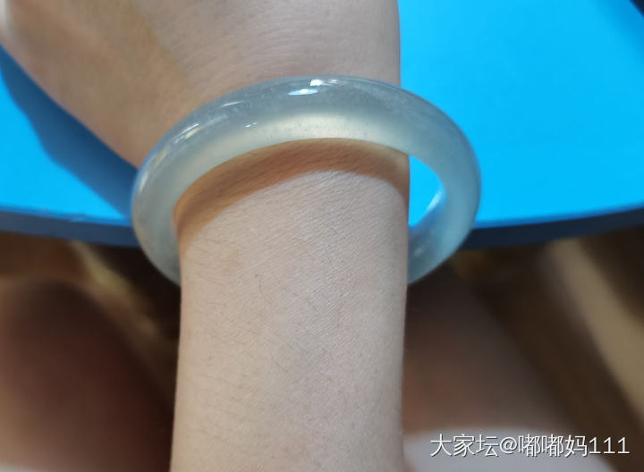 求助，这款马料玉髓镯子，无纹无絮全冰，2400贵吗？_手镯玉髓玉髓玛瑙