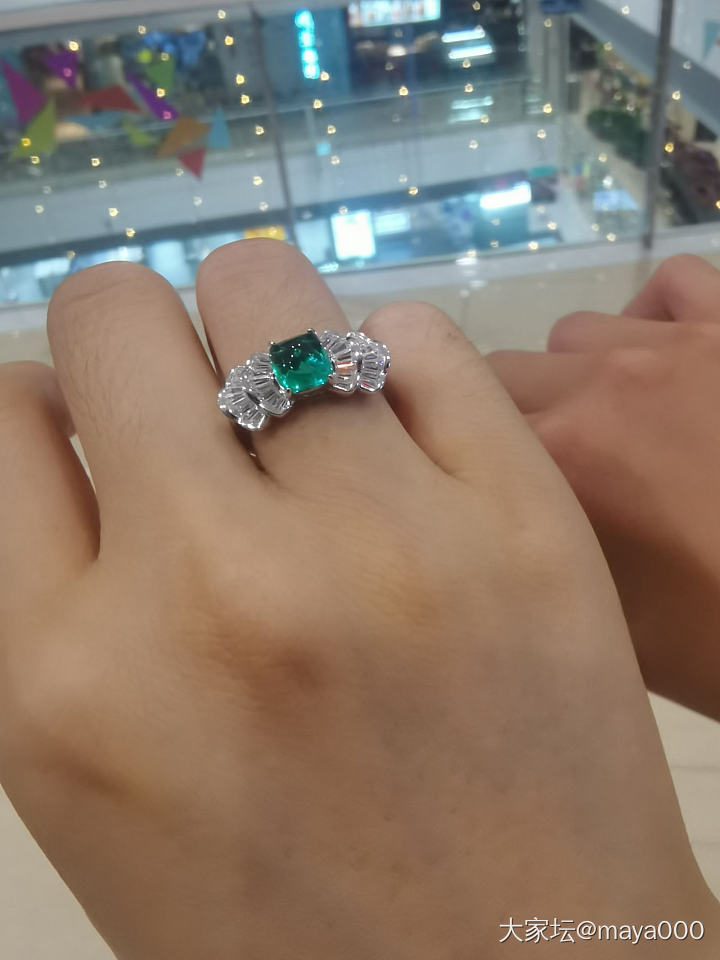 怎么才能分辨是培育祖母绿不是玻璃_名贵宝石