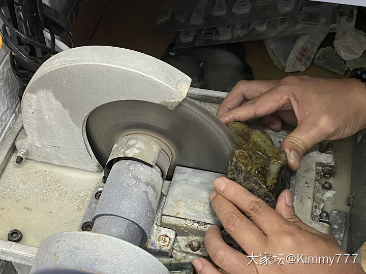 切了块原料亏了亏了_原石和田玉