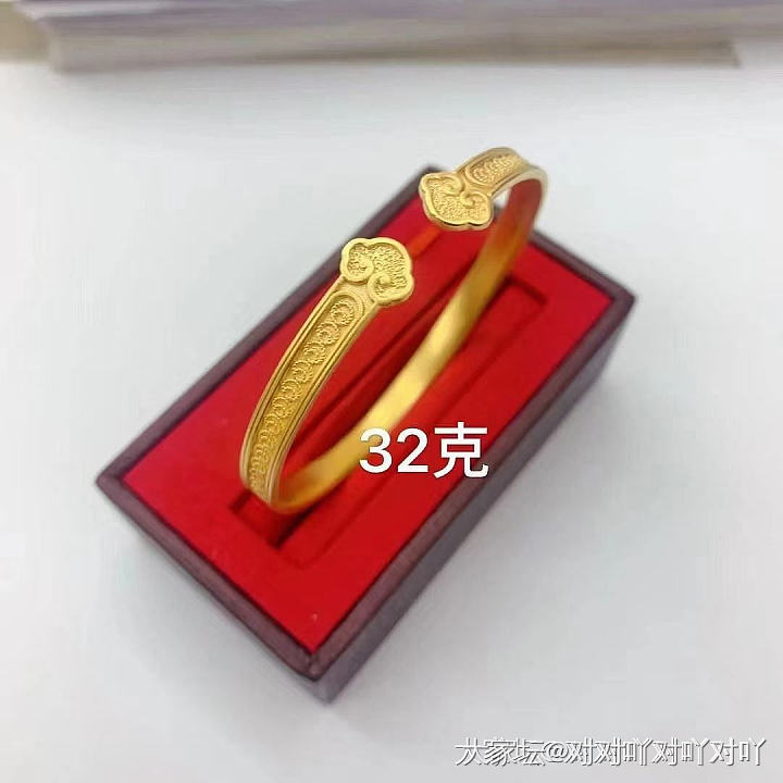 心心念念如意镯子，已经把手上的老铺贝壳镯子比下去了