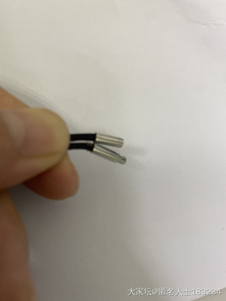 请问皮绳是不是不可以碰水鸭？_项圈